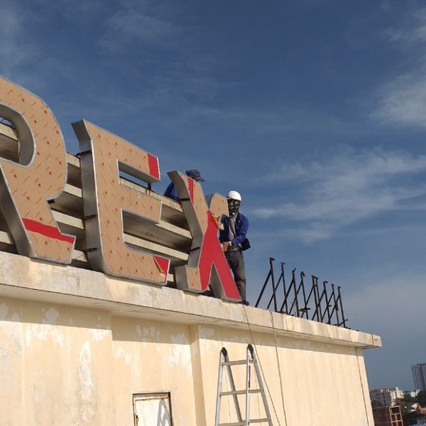 Chữ nổi mica - REX